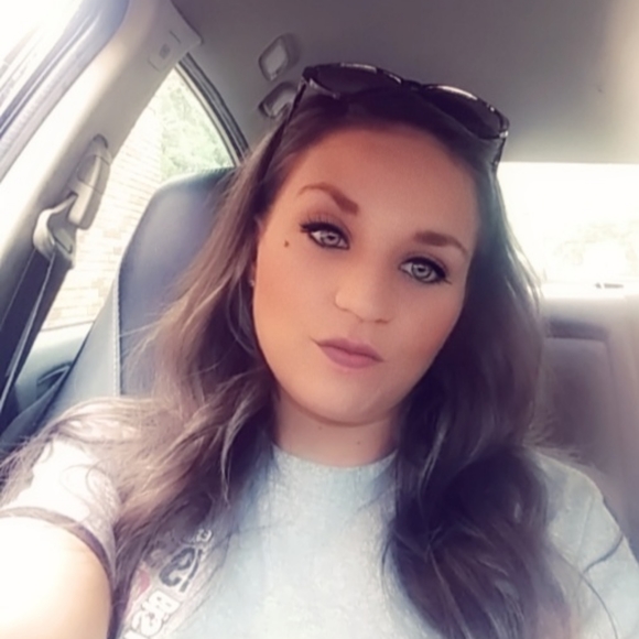 Meet your Posher, Rachel - Picture 3 of 8